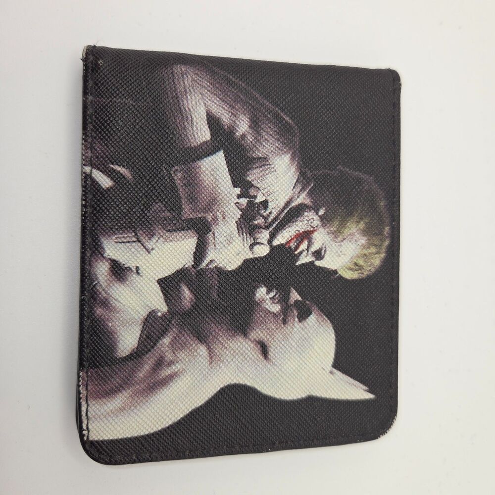 DC Comics Batman Arkham City Joker Fight Pose Bifold Wallet